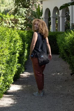 Kavu Keepalong Bag -go fishing 9009 BLACK B3 2x3 1000x 727a6c60 e282 4d62 ba97 718bfa375066