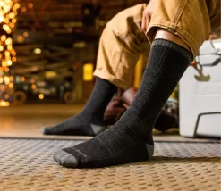 Darn Tough Men's Work Socks (2001) -go fishing ScreenShot2022 10 19at11.20.47AM