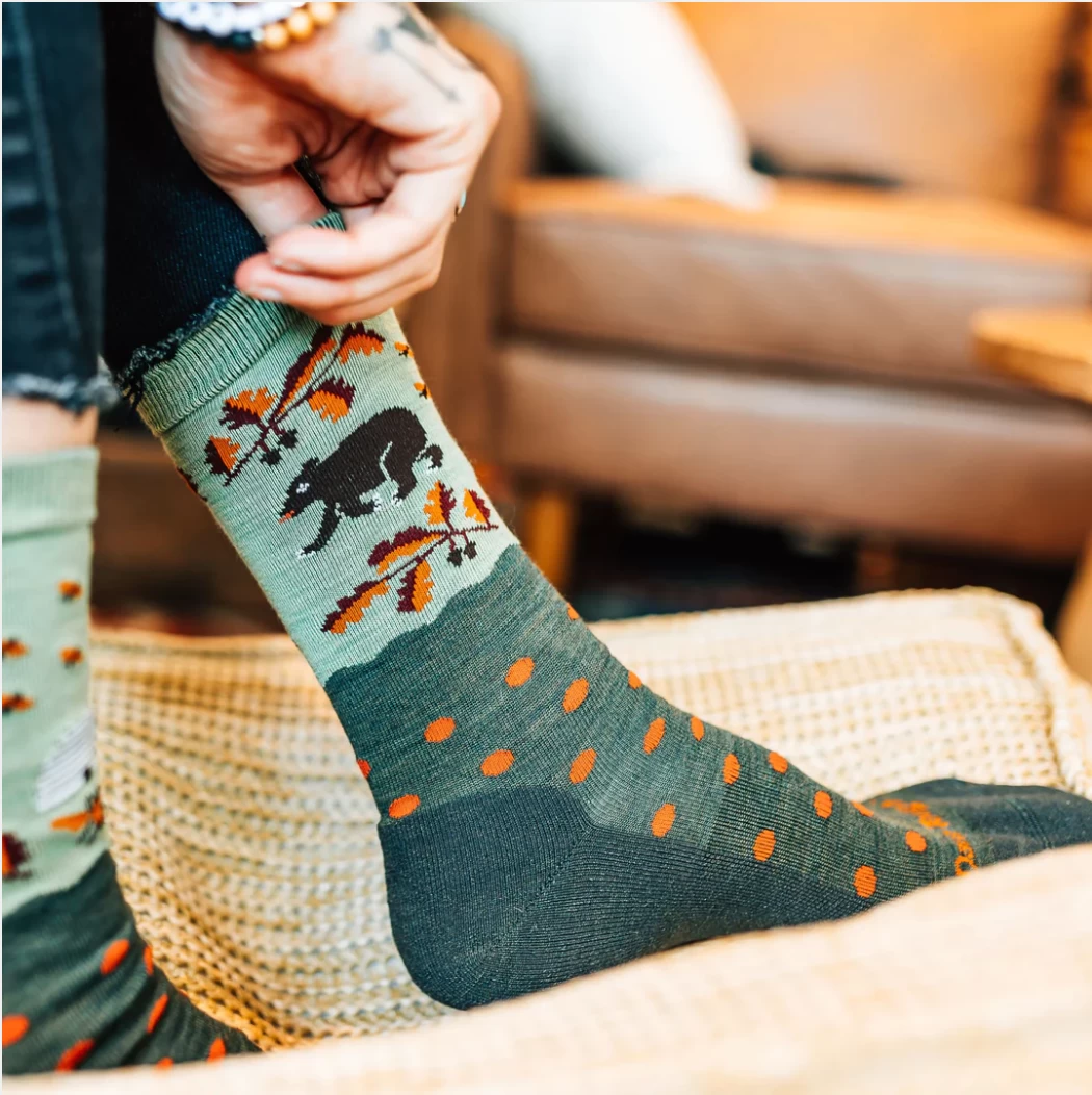 Darn Tough Women's Wild Life Crew Lightweight Lifestyle Sock (6105) 2 Darn Tough Women's Wild Life Crew Lightweight Lifestyle Sock (6105) - Image 2